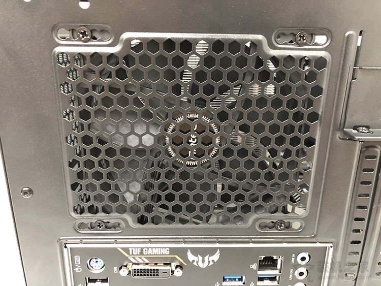 機箱風扇安裝方向圖解 接線