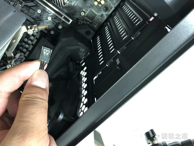 臺式電腦機箱散熱風扇怎么安裝？如何安裝利于散熱？