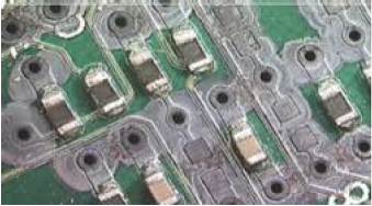 圖11b 通過(guò)孔洞腐蝕電鍍板.jpg
